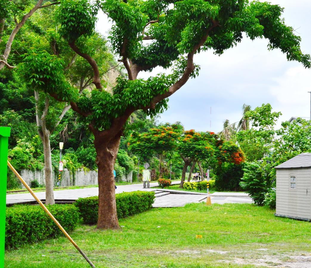 鐵花旦黃宿 Taitung Luaran gambar